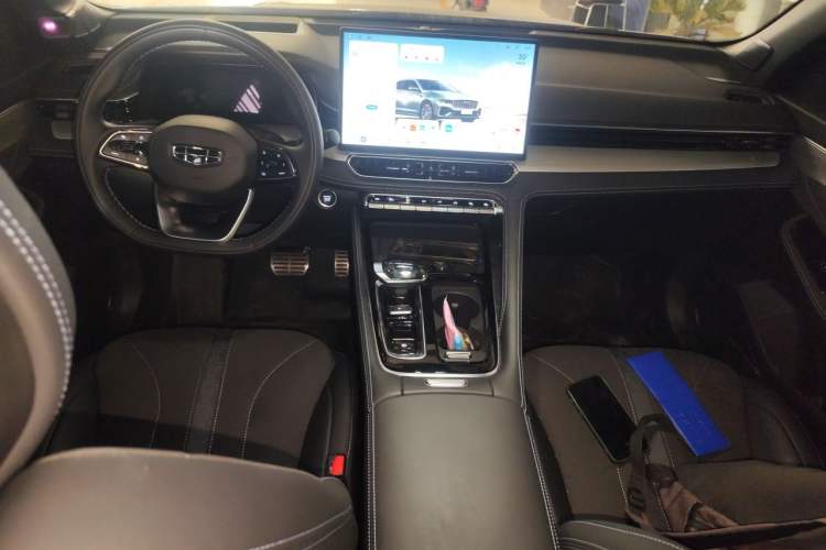 Used Geely Auto Preface 2026 Model Oriental Yao 2.0TD Wangyue Edition Center Console