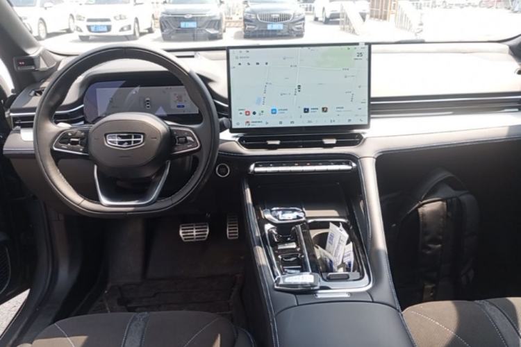 Used Geely Auto Preface 2026 Model Oriental Yao 2.0TD Wangyue Edition Center Console