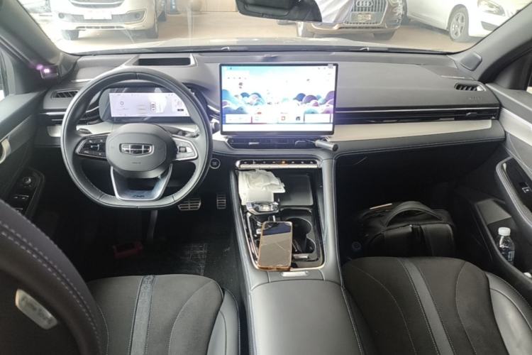 Used Geely Auto Preface 2026 Model Oriental Yao 2.0TD Wangyue Edition Center Console