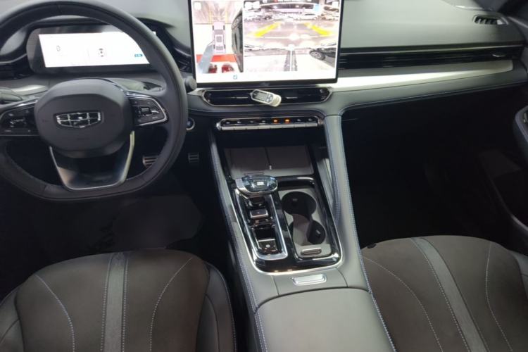 Used Geely Auto Preface 2026 Model Oriental Yao 2.0TD Wangyue Edition Center Console