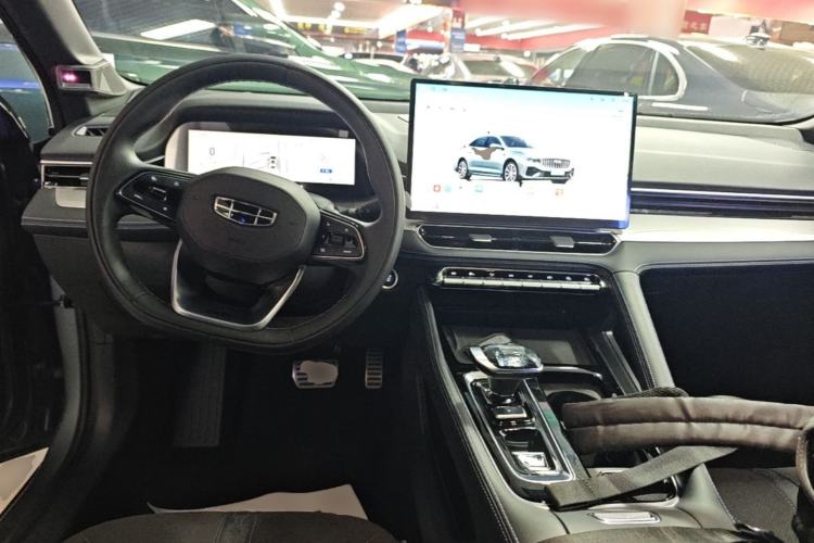 Used Geely Auto Preface 2026 Model Oriental Yao 2.0TD Wangyue Edition Center Console