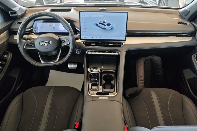 Used Geely Auto Preface 2026 Model Oriental Yao 2.0TD Wangyue Edition Center Console