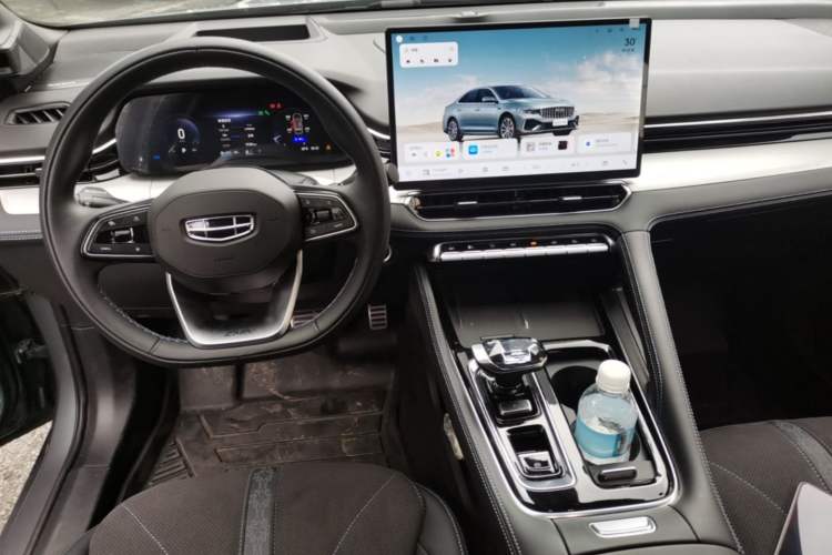 Used Geely Auto Preface 2026 Model Oriental Yao 2.0TD Wangyue Edition Center Console