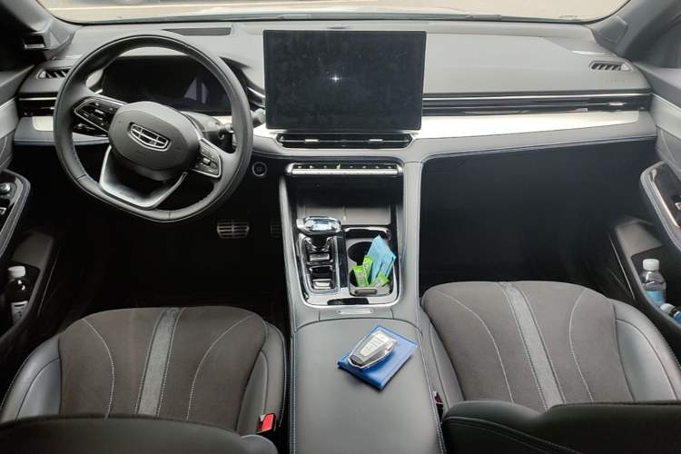 Used Geely Auto Preface 2026 Model Oriental Yao 2.0TD Wangyue Edition Center Console