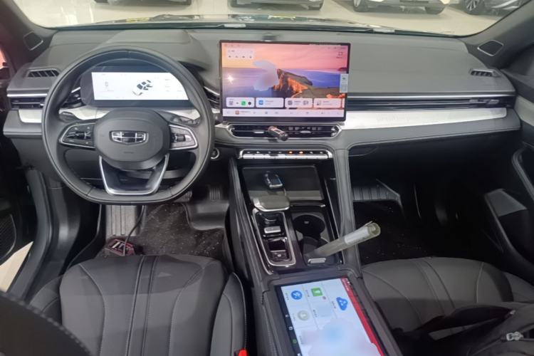 Used Geely Auto Preface 2026 Model Oriental Yao 1.5TD Fuyao Edition Center Console