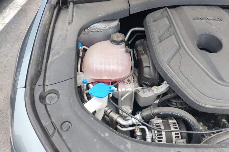 Used Geely Auto Preface 2026 Model Oriental Yao 2.0TD Wangyue Edition Engine Bay Right