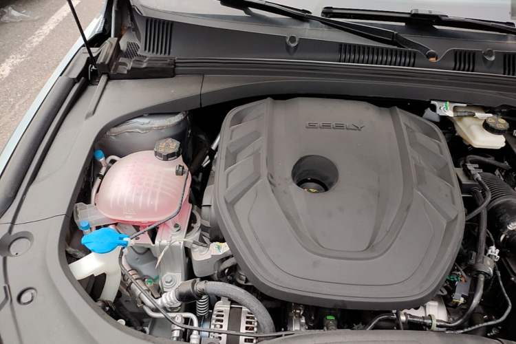 Used Geely Auto Preface 2026 Model Oriental Yao 2.0TD Wangyue Edition Engine Bay Right