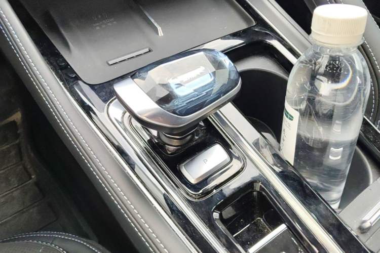 Used Geely Auto Preface 2026 Model Oriental Yao 2.0TD Wangyue Edition Gear Lever
