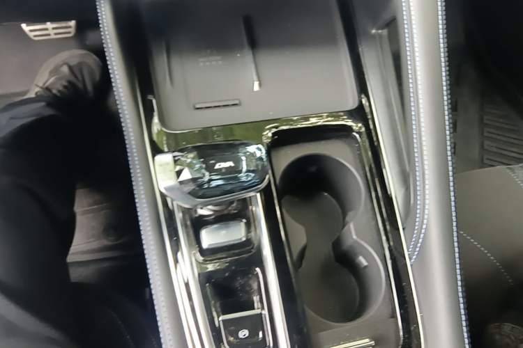Used Geely Auto Preface 2026 Model Oriental Yao 2.0TD Wangyue Edition Gear Lever