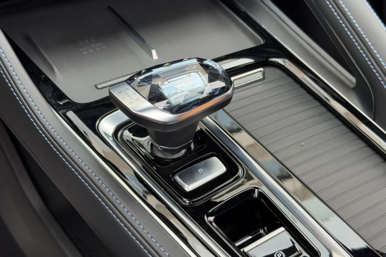 Used Geely Auto Preface 2026 Model Oriental Yao 2.0TD Wangyue Edition Gear Lever