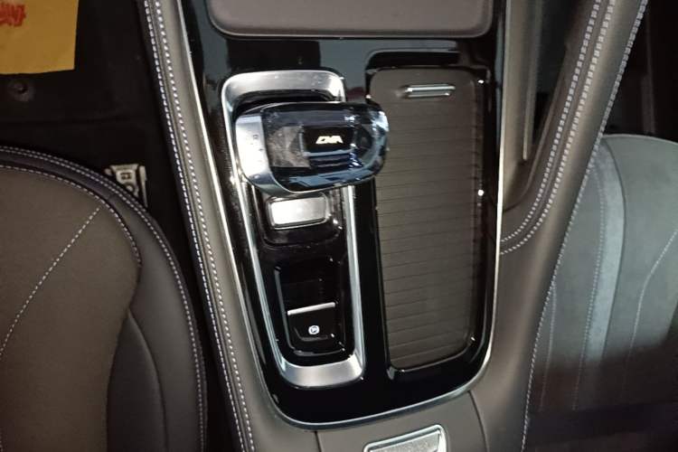 Used Geely Auto Preface 2026 Model Oriental Yao 2.0TD Wangyue Edition Gear Lever