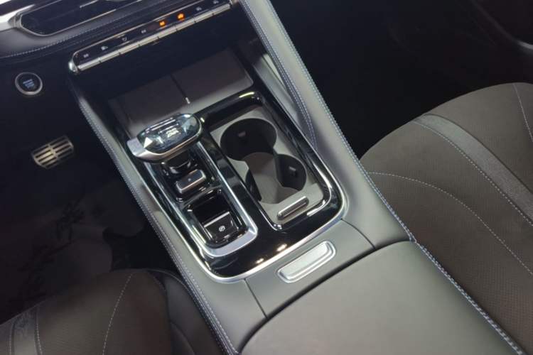 Used Geely Auto Preface 2026 Model Oriental Yao 2.0TD Wangyue Edition Gear Lever
