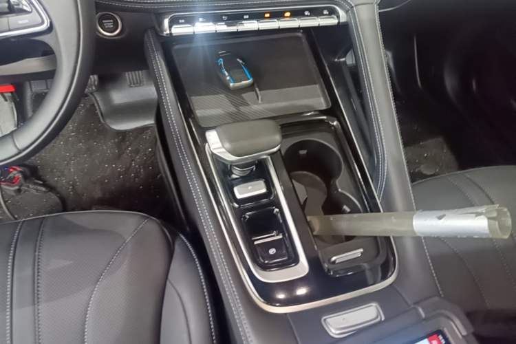 Used Geely Auto Preface 2026 Model Oriental Yao 1.5TD Fuyao Edition Gear Lever
