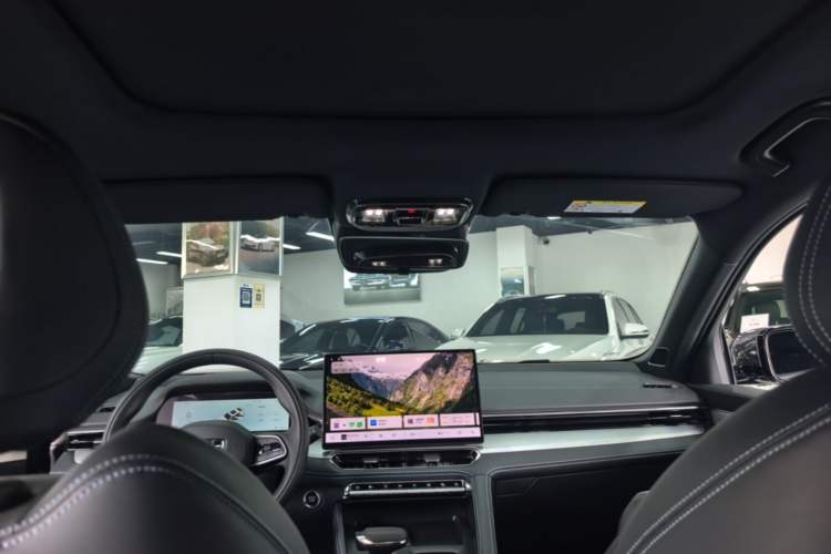 Used Geely Auto Preface 2026 Model Oriental Yao 1.5TD Fuyao Edition Headliner