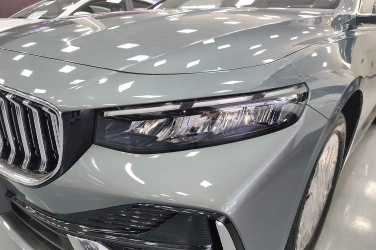 Used Geely Auto Preface 2026 Model Oriental Yao 1.5TD Fuyao Edition Left Front Headlight