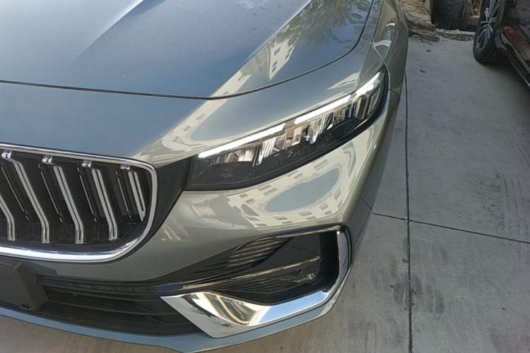 Used Geely Auto Preface 2026 Model Oriental Yao 1.5TD Fuyao Edition Left Front Headlight