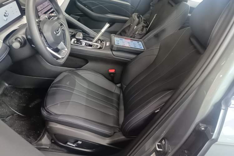 Used Geely Auto Preface 2026 Model Oriental Yao 1.5TD Fuyao Edition Left Front Seat