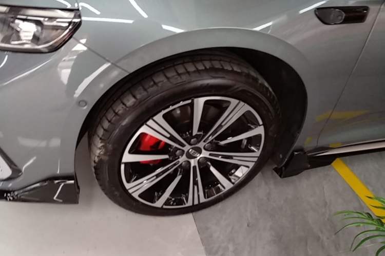 Used Geely Auto Preface 2026 Model Oriental Yao 2.0TD Wangyue Edition Left Front Wheel Hub