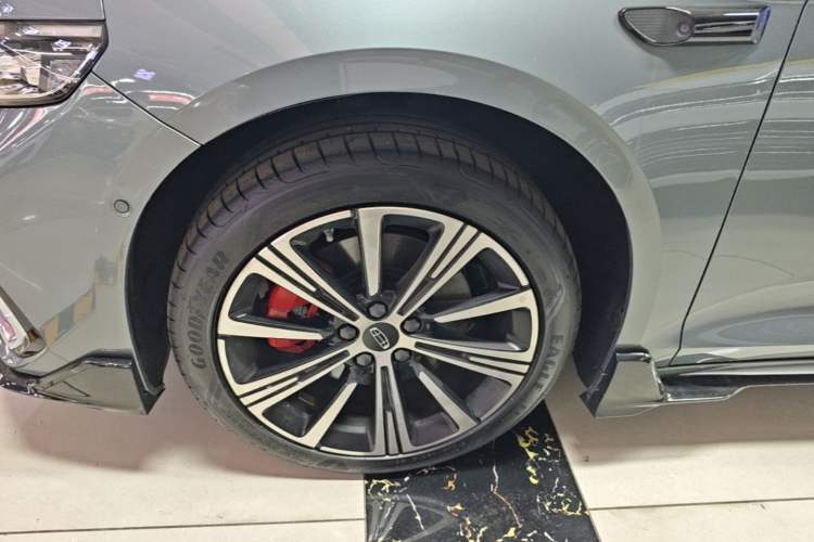 Used Geely Auto Preface 2026 Model Oriental Yao 2.0TD Wangyue Edition Left Front Wheel Hub