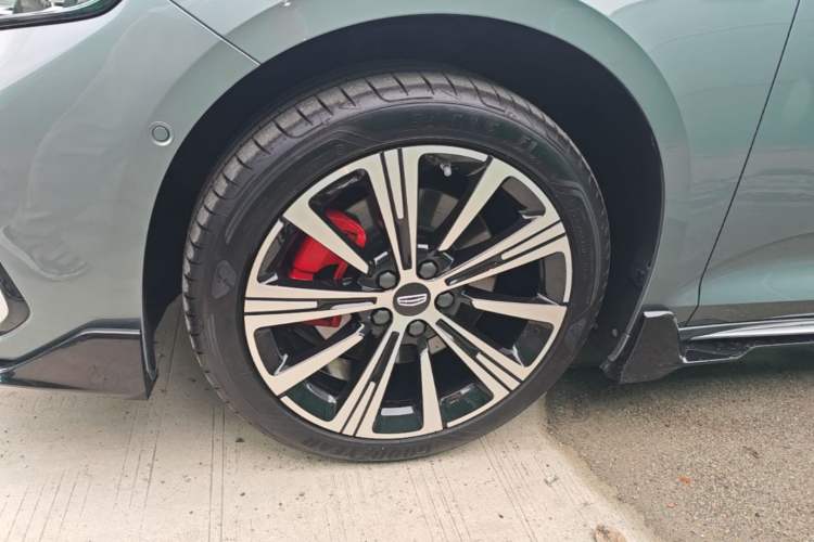 Used Geely Auto Preface 2026 Model Oriental Yao 2.0TD Wangyue Edition Left Front Wheel Hub