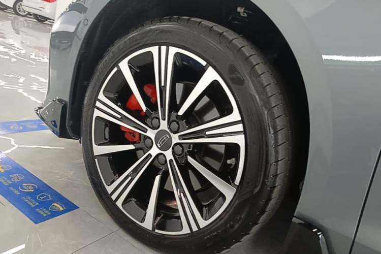 Used Geely Auto Preface 2026 Model Oriental Yao 2.0TD Wangyue Edition Left Front Wheel Hub