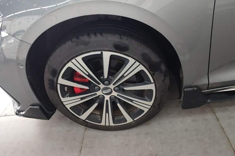 Used Geely Auto Preface 2026 Model Oriental Yao 2.0TD Wangyue Edition Left Front Wheel Hub