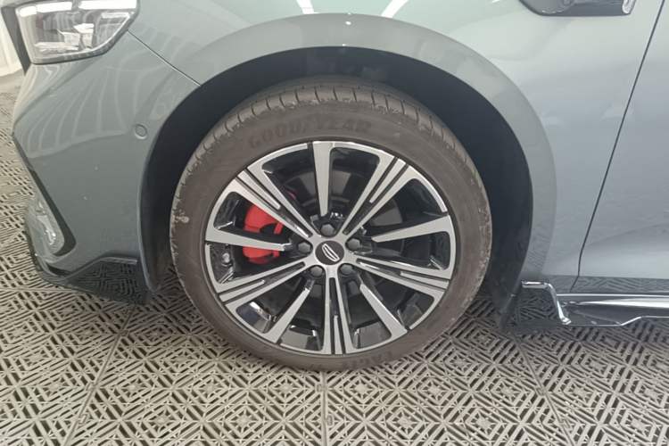 Used Geely Auto Preface 2026 Model Oriental Yao 2.0TD Wangyue Edition Left Front Wheel Hub
