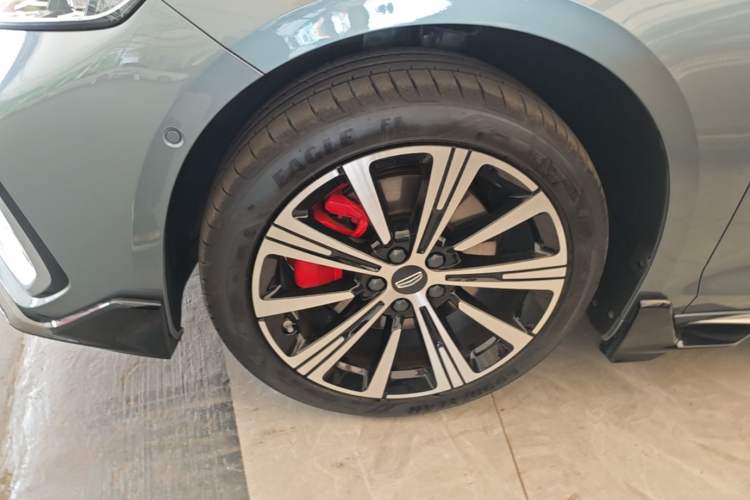 Used Geely Auto Preface 2026 Model Oriental Yao 2.0TD Wangyue Edition Left Front Wheel Hub