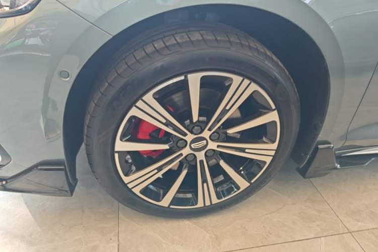 Used Geely Auto Preface 2026 Model Oriental Yao 2.0TD Wangyue Edition Left Front Wheel Hub