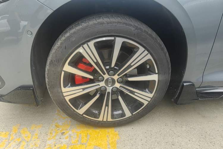 Used Geely Auto Preface 2026 Model Oriental Yao 2.0TD Wangyue Edition Left Front Wheel Hub