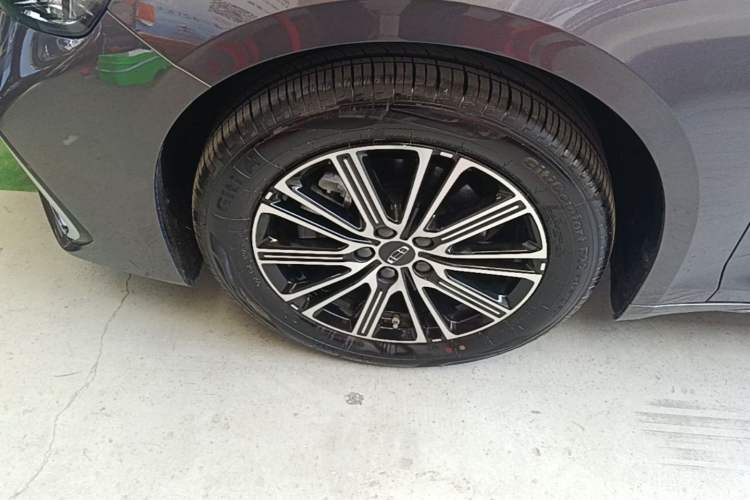 Used Geely Auto Preface 2026 Model Oriental Yao 1.5TD Fuyao Edition Left Front Wheel Hub