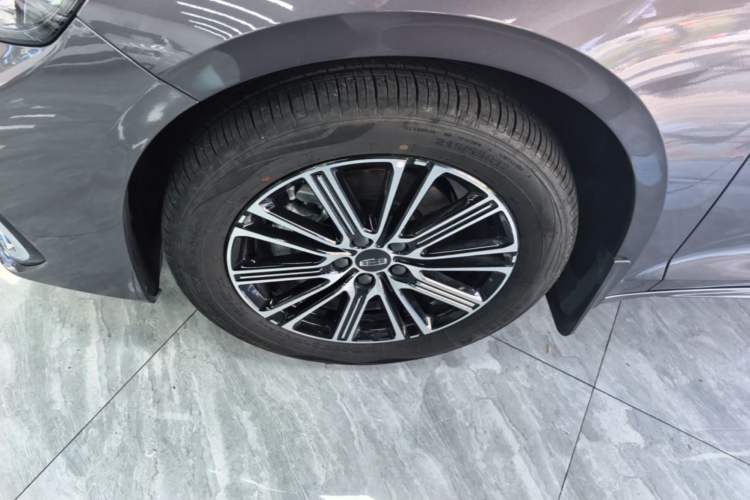 Used Geely Auto Preface 2026 Model Oriental Yao 1.5TD Fuyao Edition Left Front Wheel Hub