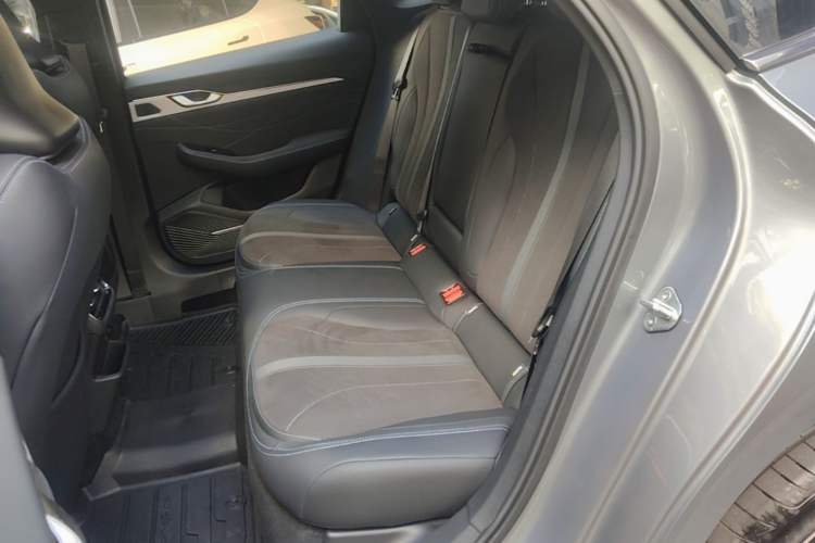 Used Geely Auto Preface 2026 Model Oriental Yao 2.0TD Wangyue Edition Left Rear Seat