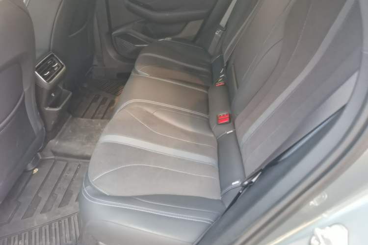 Used Geely Auto Preface 2026 Model Oriental Yao 2.0TD Wangyue Edition Left Rear Seat