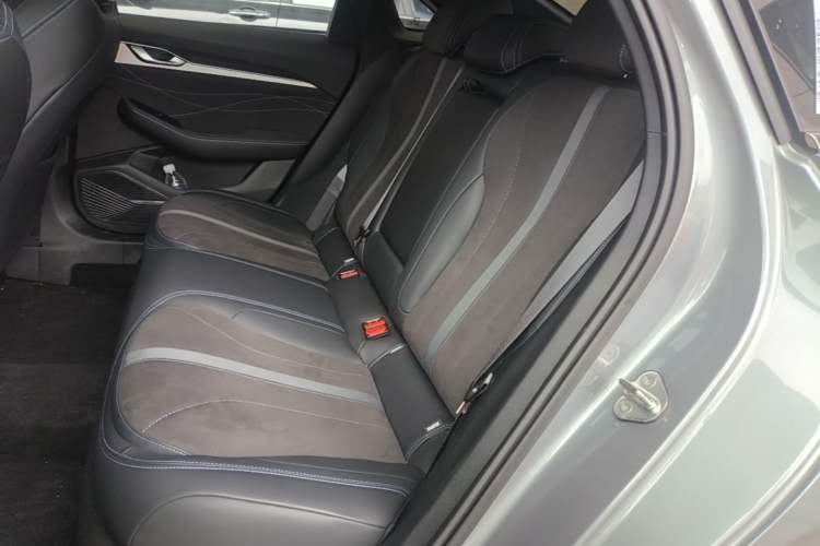 Used Geely Auto Preface 2026 Model Oriental Yao 2.0TD Wangyue Edition Left Rear Seat