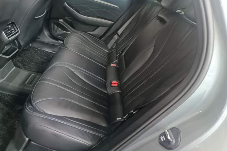 Used Geely Auto Preface 2026 Model Oriental Yao 1.5TD Fuyao Edition Left Rear Seat