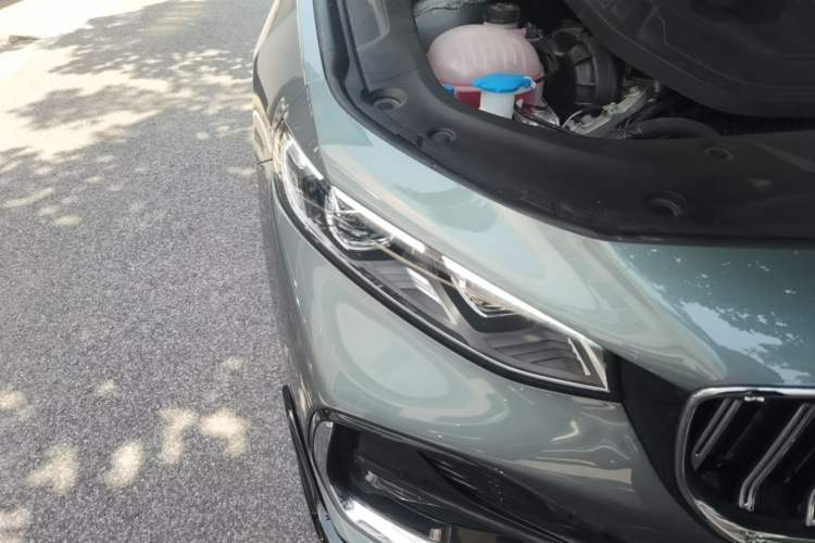 Used Geely Auto Preface 2026 Model Oriental Yao 2.0TD Wangyue Edition Right Front Headlight