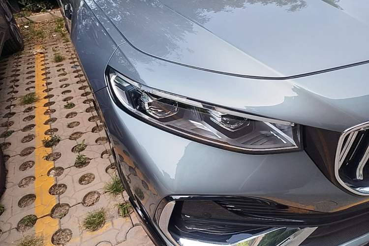 Used Geely Auto Preface 2026 Model Oriental Yao 2.0TD Wangyue Edition Right Front Headlight