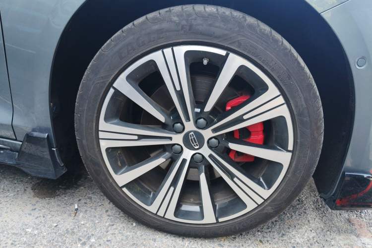 Used Geely Auto Preface 2026 Model Oriental Yao 2.0TD Wangyue Edition Right Front Wheel Hub