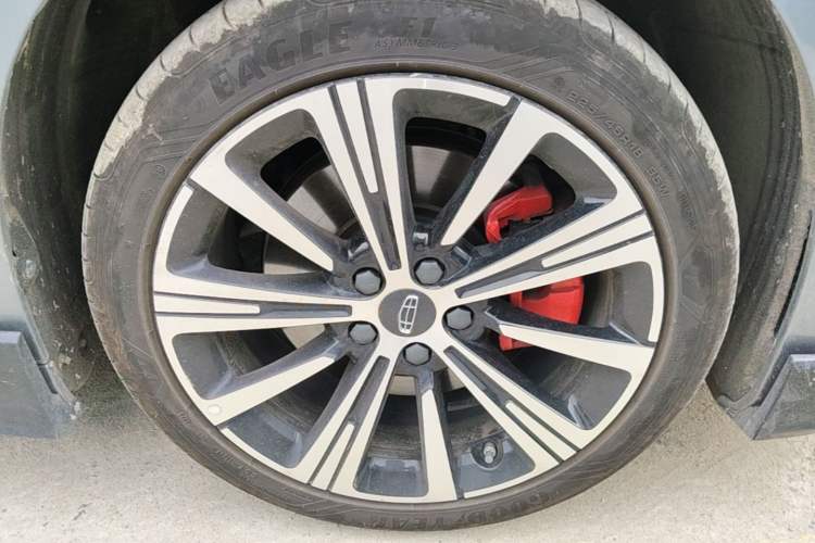 Used Geely Auto Preface 2026 Model Oriental Yao 2.0TD Wangyue Edition Right Front Wheel Hub