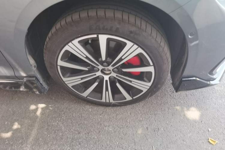 Used Geely Auto Preface 2026 Model Oriental Yao 2.0TD Wangyue Edition Right Front Wheel Hub