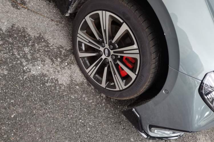 Used Geely Auto Preface 2026 Model Oriental Yao 2.0TD Wangyue Edition Right Front Wheel Hub