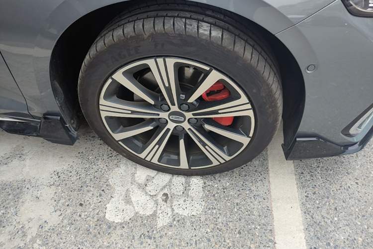 Used Geely Auto Preface 2026 Model Oriental Yao 2.0TD Wangyue Edition Right Front Wheel Hub