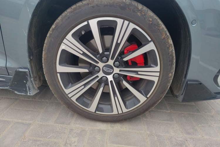 Used Geely Auto Preface 2026 Model Oriental Yao 2.0TD Wangyue Edition Right Front Wheel Hub