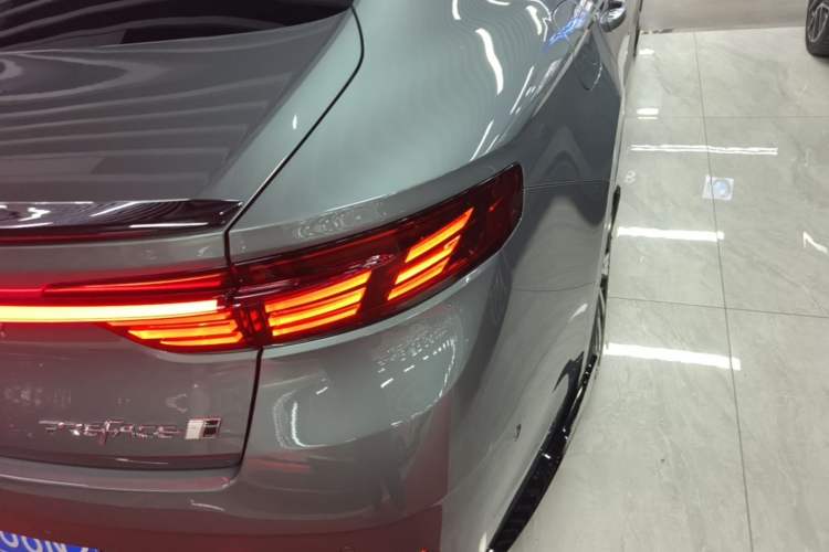 Used Geely Auto Preface 2026 Model Oriental Yao 2.0TD Wangyue Edition Right Rear Taillight