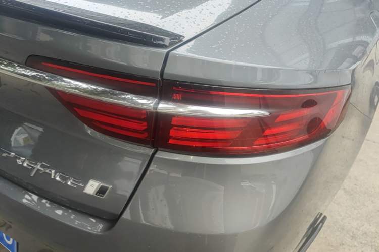 Used Geely Auto Preface 2026 Model Oriental Yao 2.0TD Wangyue Edition Right Rear Taillight