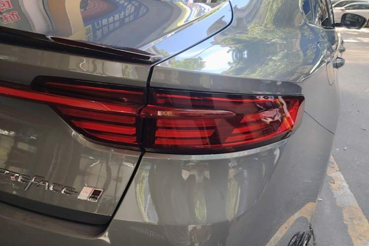 Used Geely Auto Preface 2026 Model Oriental Yao 2.0TD Lanxing Edition Right Rear Taillight