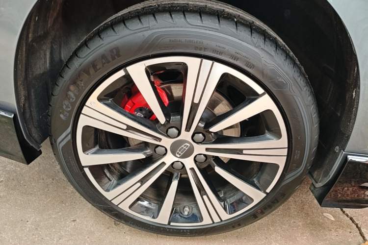 Used Geely Auto Preface 2026 Model Oriental Yao 2.0TD Wangyue Edition Right Rear Wheel Hub