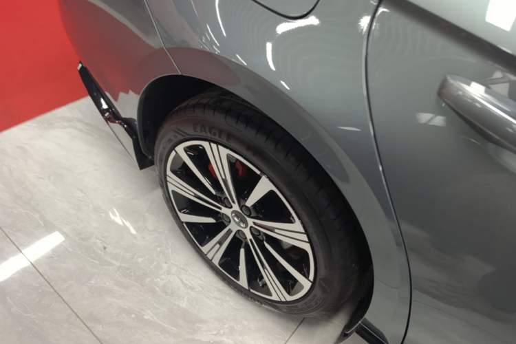 Used Geely Auto Preface 2026 Model Oriental Yao 2.0TD Wangyue Edition Right Rear Wheel Hub