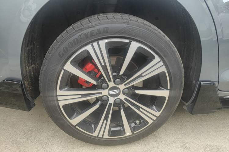 Used Geely Auto Preface 2026 Model Oriental Yao 2.0TD Wangyue Edition Right Rear Wheel Hub